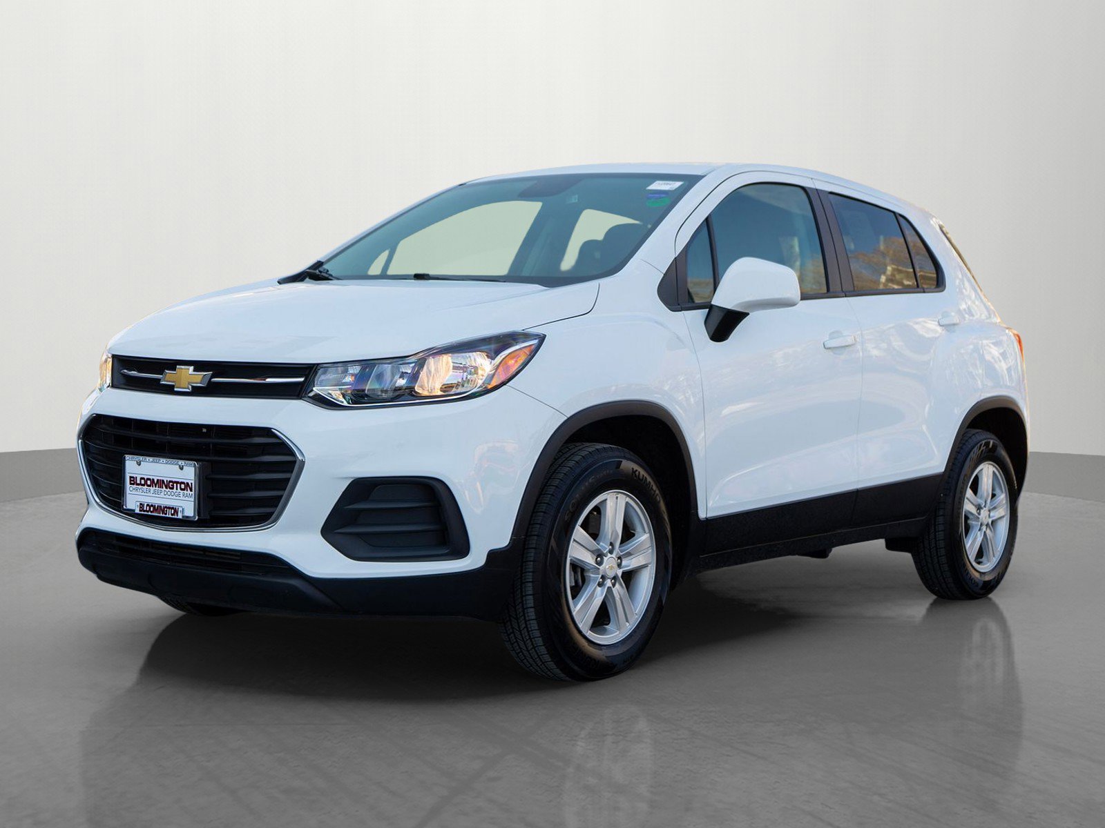 Used 2022 Chevrolet Trax LS w/ Tint and Cruise Package image 3
