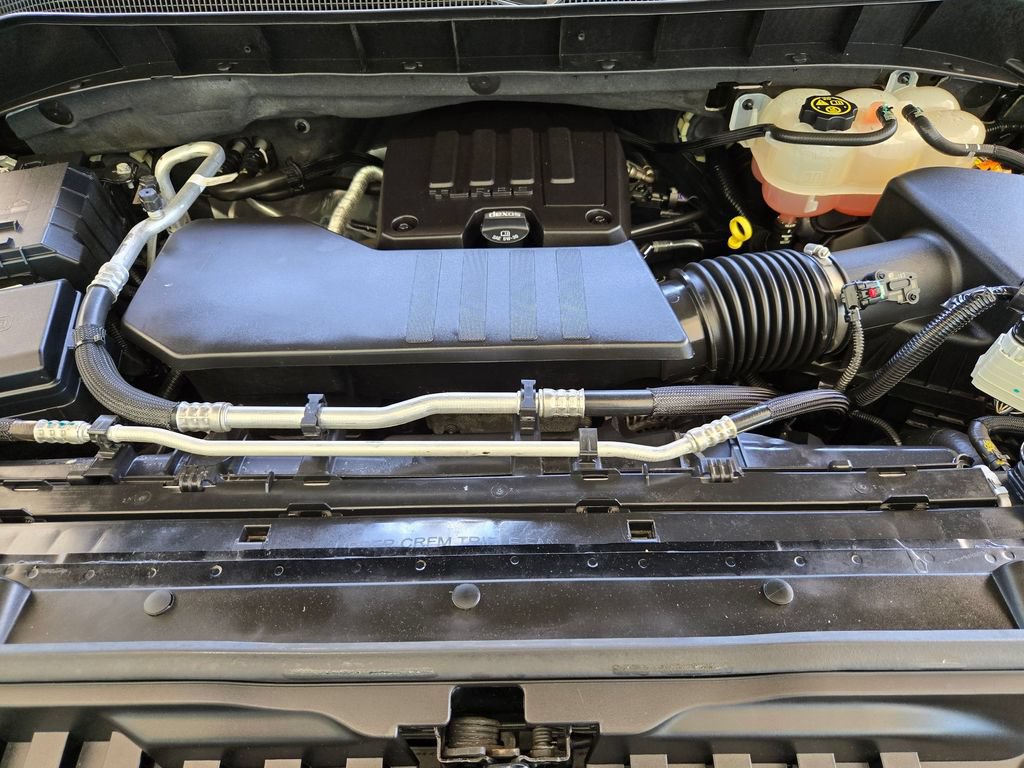 Used 2023 Chevrolet Silverado 1500 LT AWD/4WD image 32