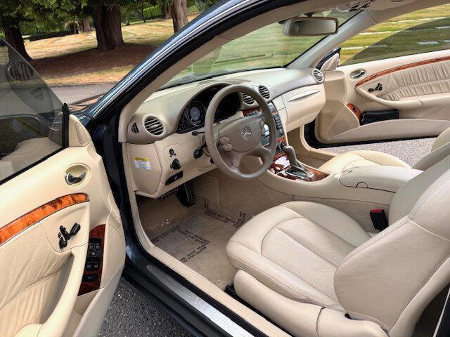Used 2005 Mercedes-Benz CLK 320 Coupe image 21