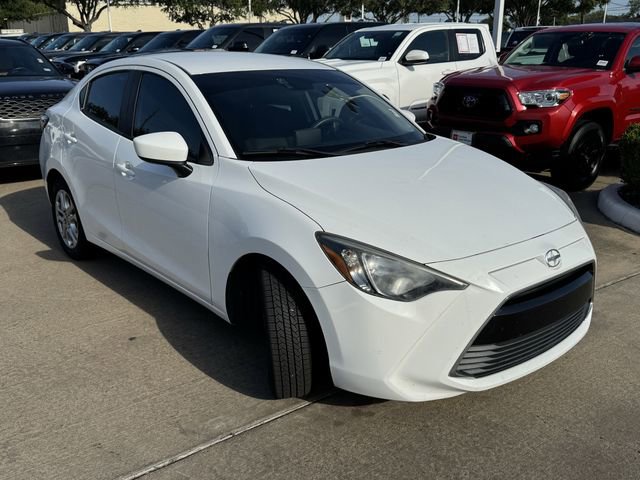 Used 2016 Scion iA FWD image 3