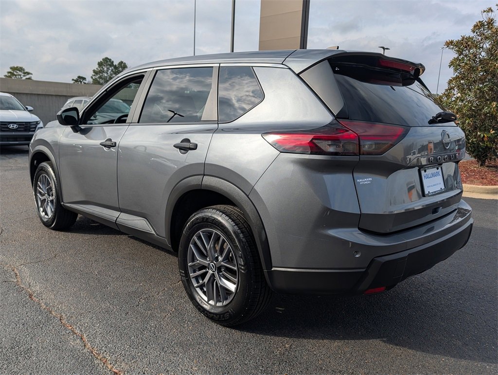 Used 2024 Nissan Rogue S image 6