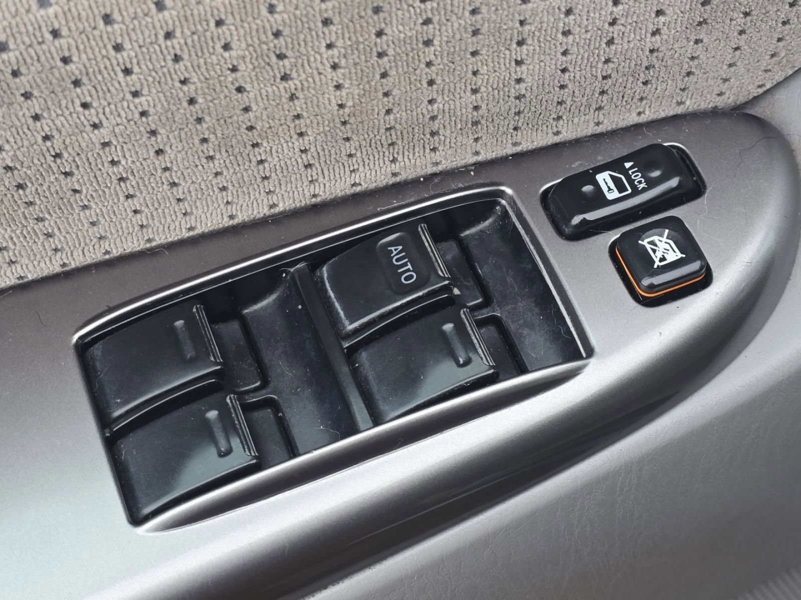 Used 2010 Toyota Sienna LE FWD image 17