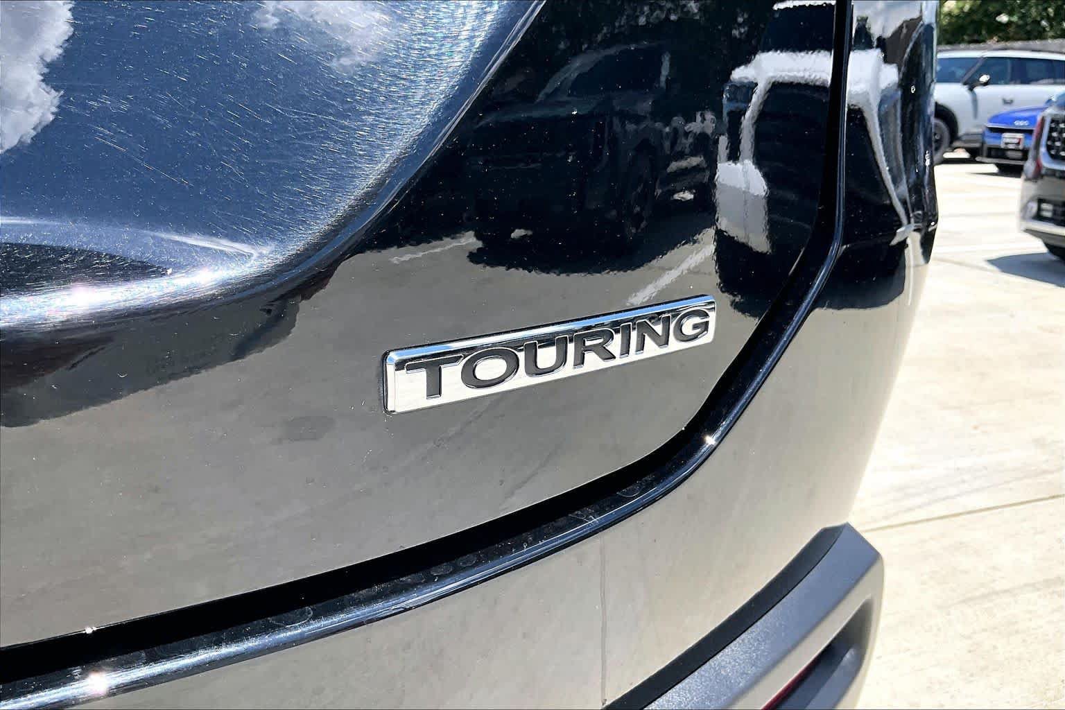 Used 2024 Honda Pilot Touring image 10