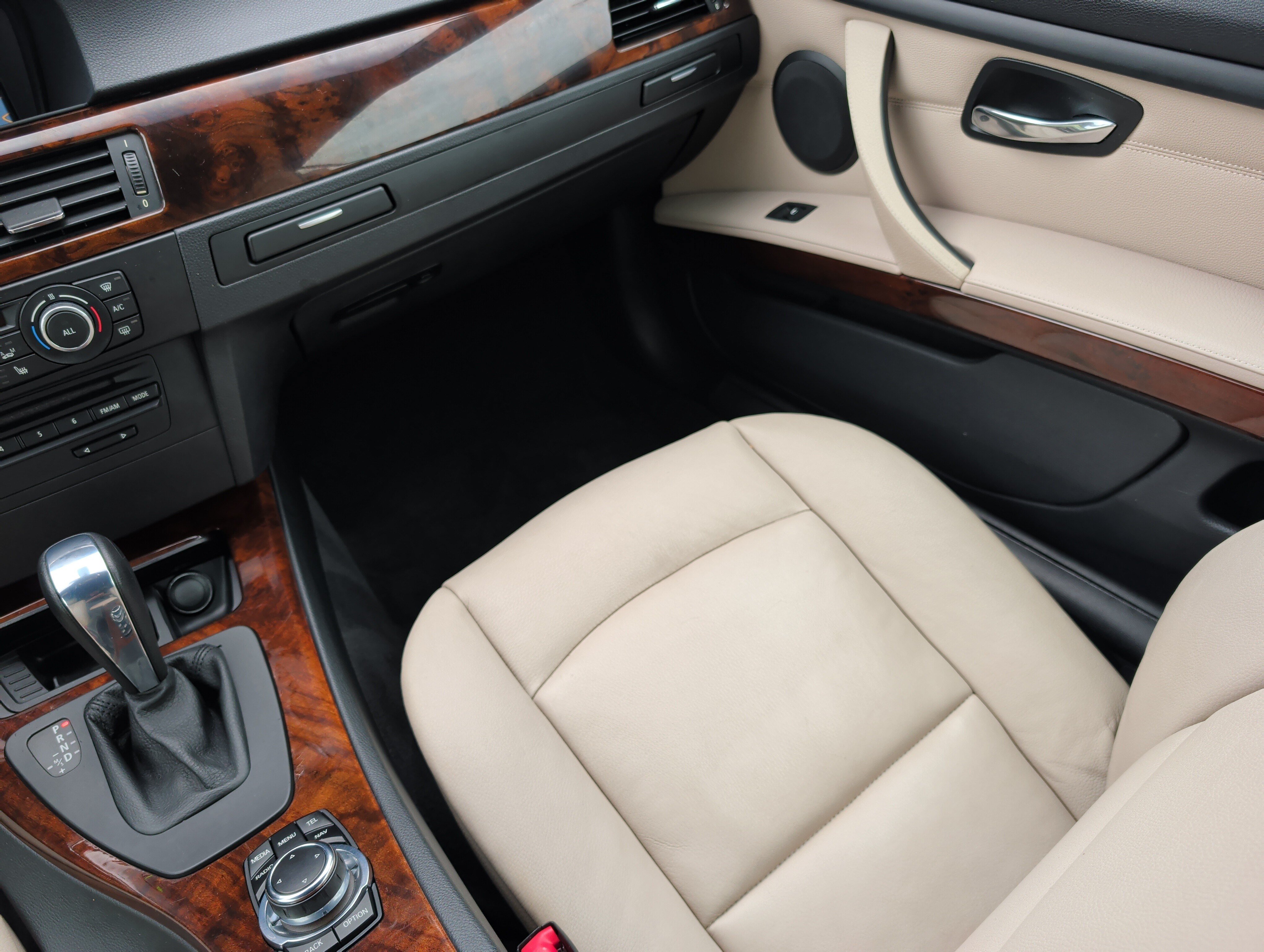 Used 2013 BMW 328i Convertible RWD image 12