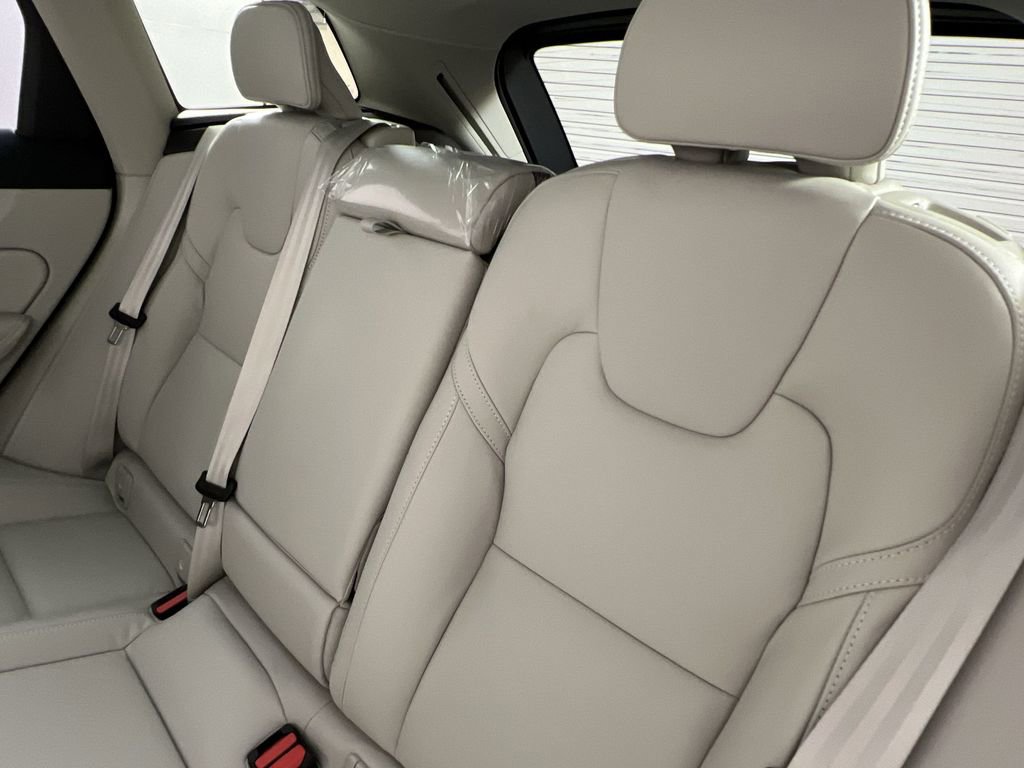New 2026 Volvo XC60 B5 Ultra w/ Protection Package Premier image 23