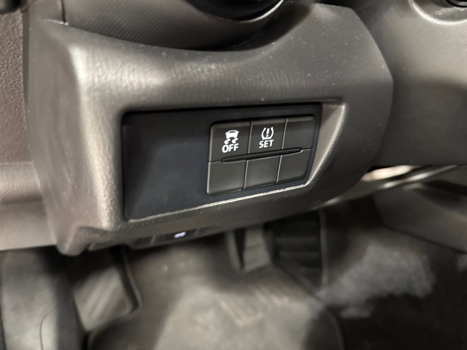 Used 2017 MAZDA MX-5 Miata Sport RWD image 16