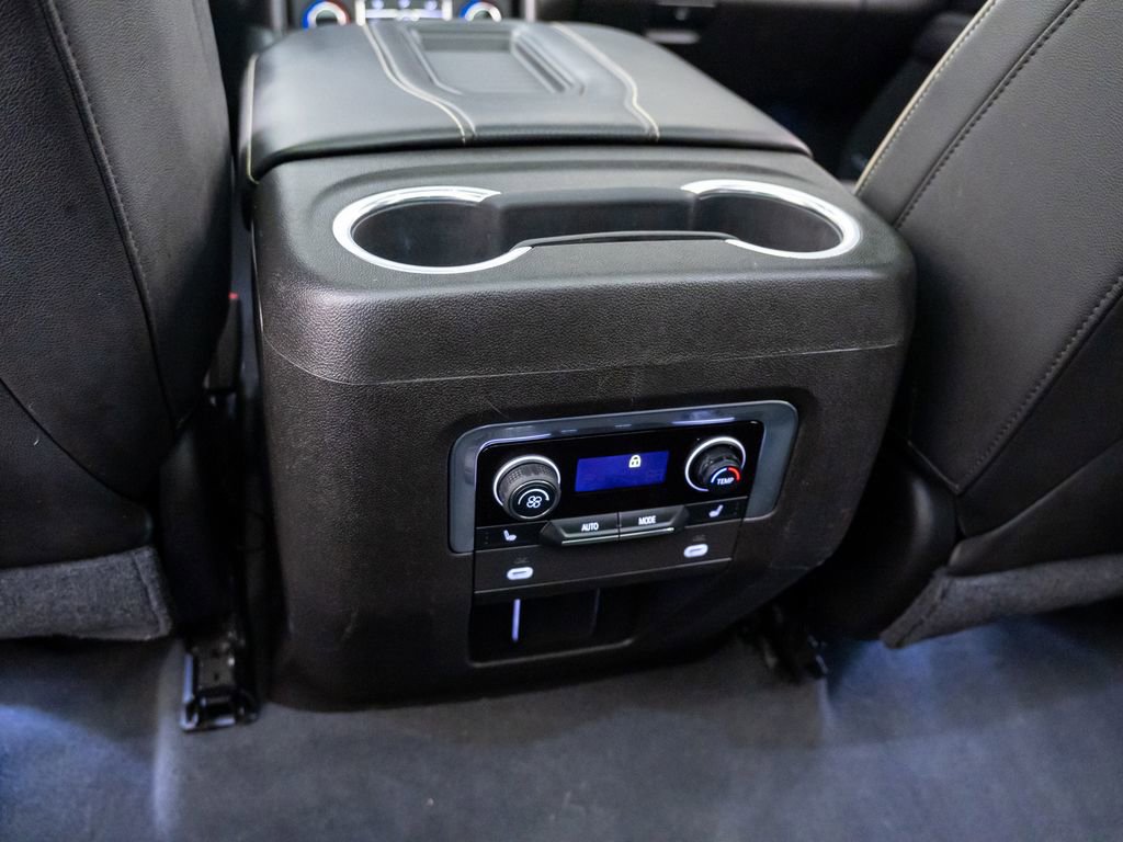 Used 2021 Chevrolet Tahoe Premier w/ Premium Package AWD/4WD image 19