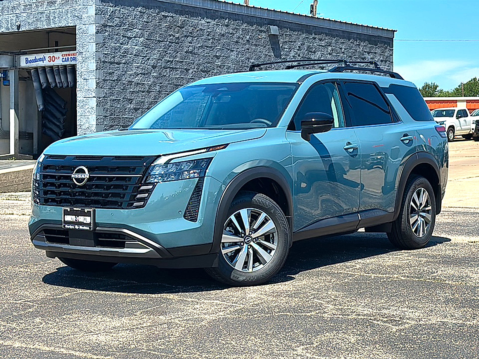 New 2026 Nissan Pathfinder SL w/ Cargo Package FWD image 2