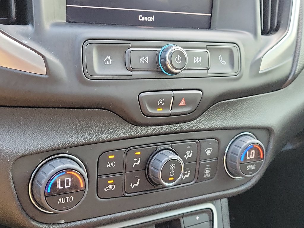 Used 2024 GMC Terrain SLE w/ Driver Convenience Package FWD image 16