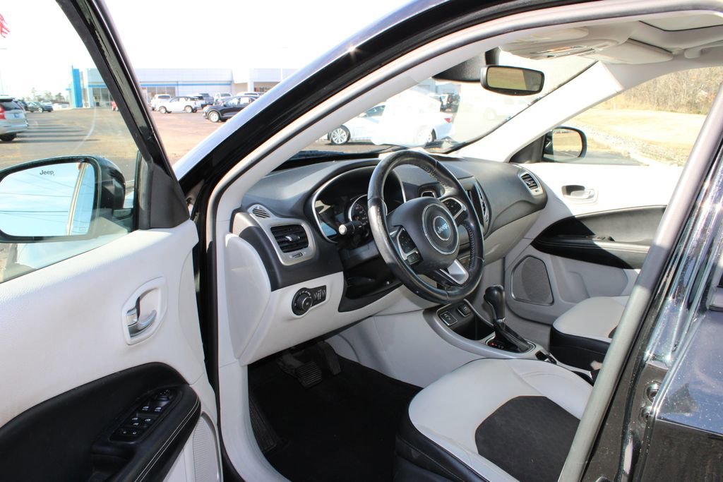 Used 2018 Jeep Compass Latitude w/ Popular Equipment Group image 21