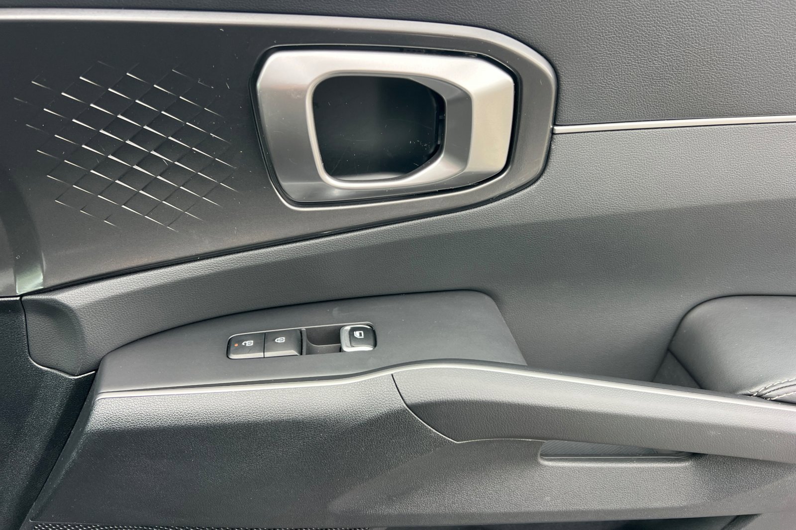 Certified 2025 Kia Sorento S image 22