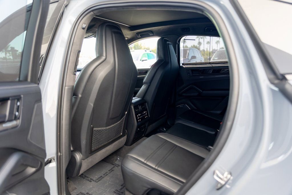 Certified 2025 Porsche Cayenne GTS image 18