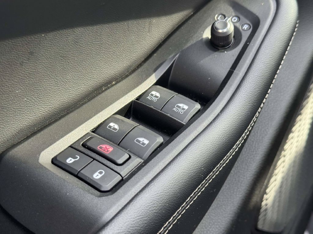 Used 2023 Jeep Grand Cherokee L Limited AWD/4WD image 16