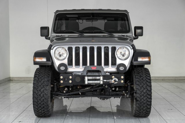 Used 2020 Jeep Wrangler Sport AWD/4WD image 3