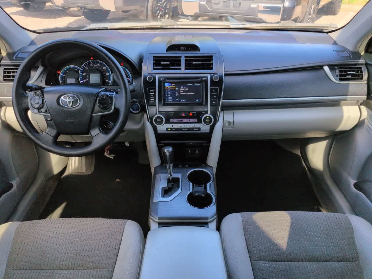 Used 2014 Toyota Camry LE FWD image 14