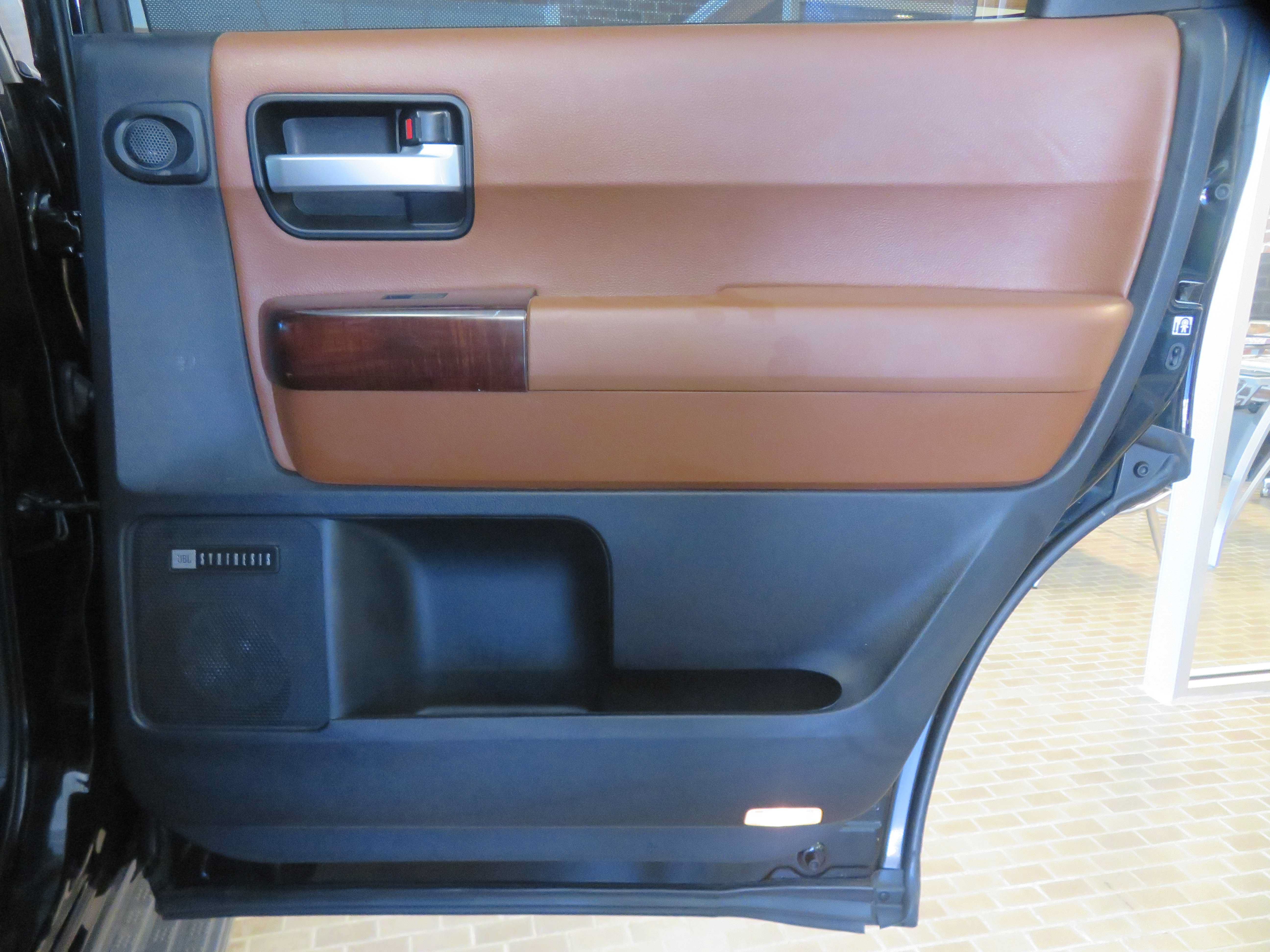 Used 2017 Toyota Sequoia Platinum RWD image 25