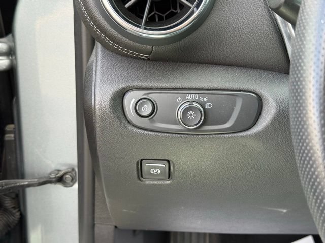 Used 2025 Chevrolet Blazer LT FWD image 47