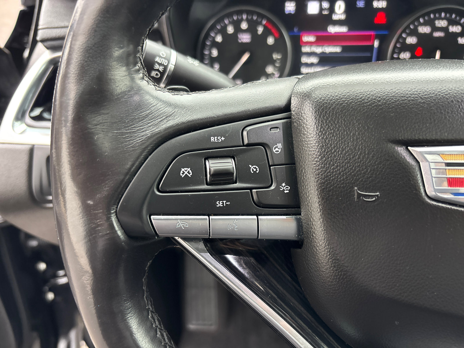 Used 2020 Cadillac XT6 Premium Luxury image 18