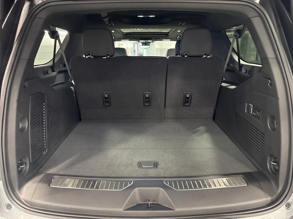 New 2026 Chevrolet Suburban Z71 w/ Z71 Off-Road Package AWD/4WD image 47