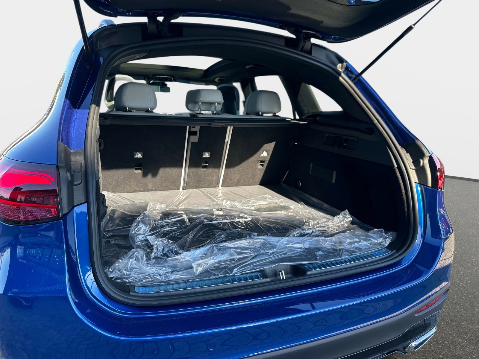 New 2026 Mercedes-Benz GLC 300 image 10