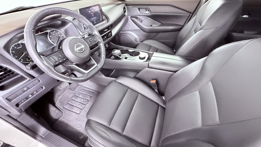 Used 2023 Nissan Rogue SV w/ SV Premium B Package image 16