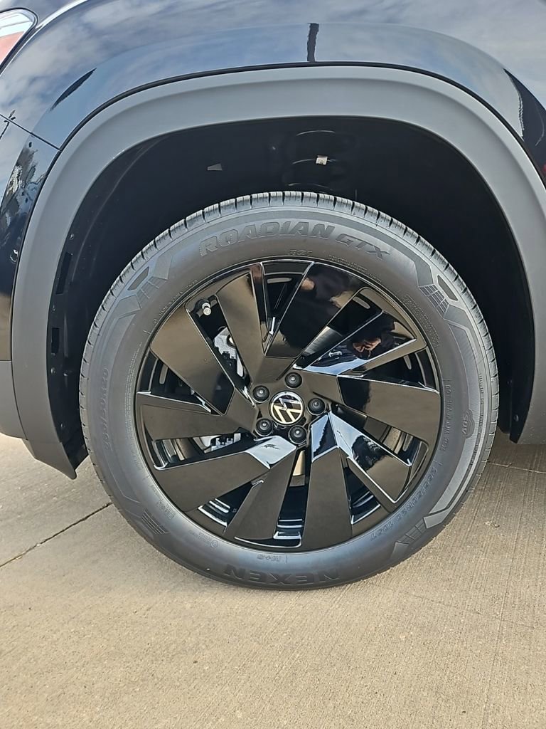 New 2026 Volkswagen Atlas SE image 9