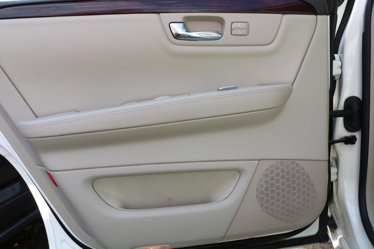 Used 2009 Cadillac DTS w/ Sun And Sound Package image 36