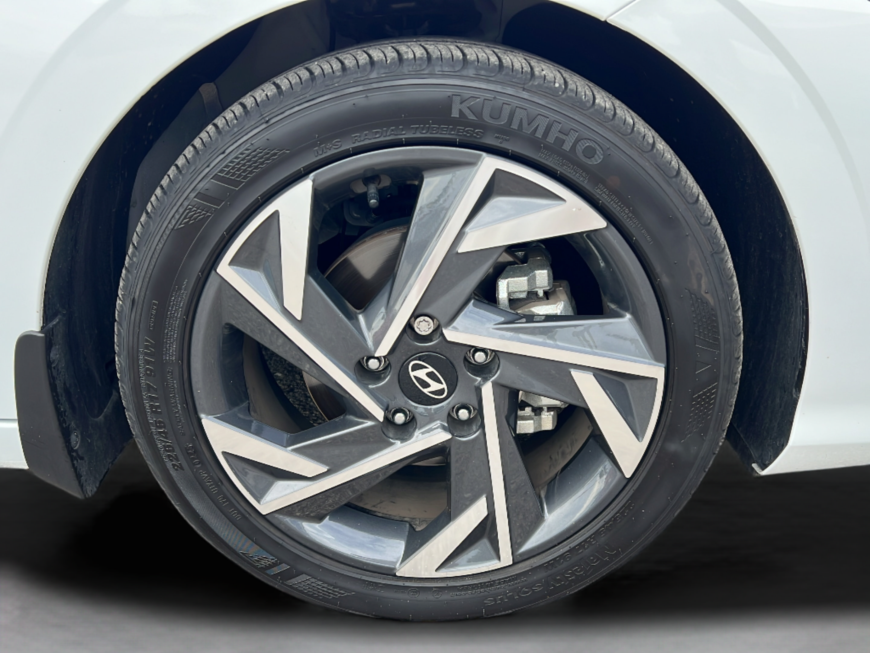 Certified 2025 Hyundai Elantra Sport FWD image 24