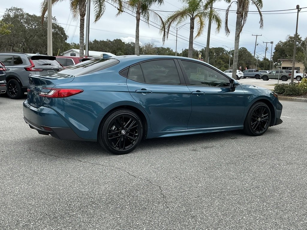 Used 2025 Toyota Camry SE image 11