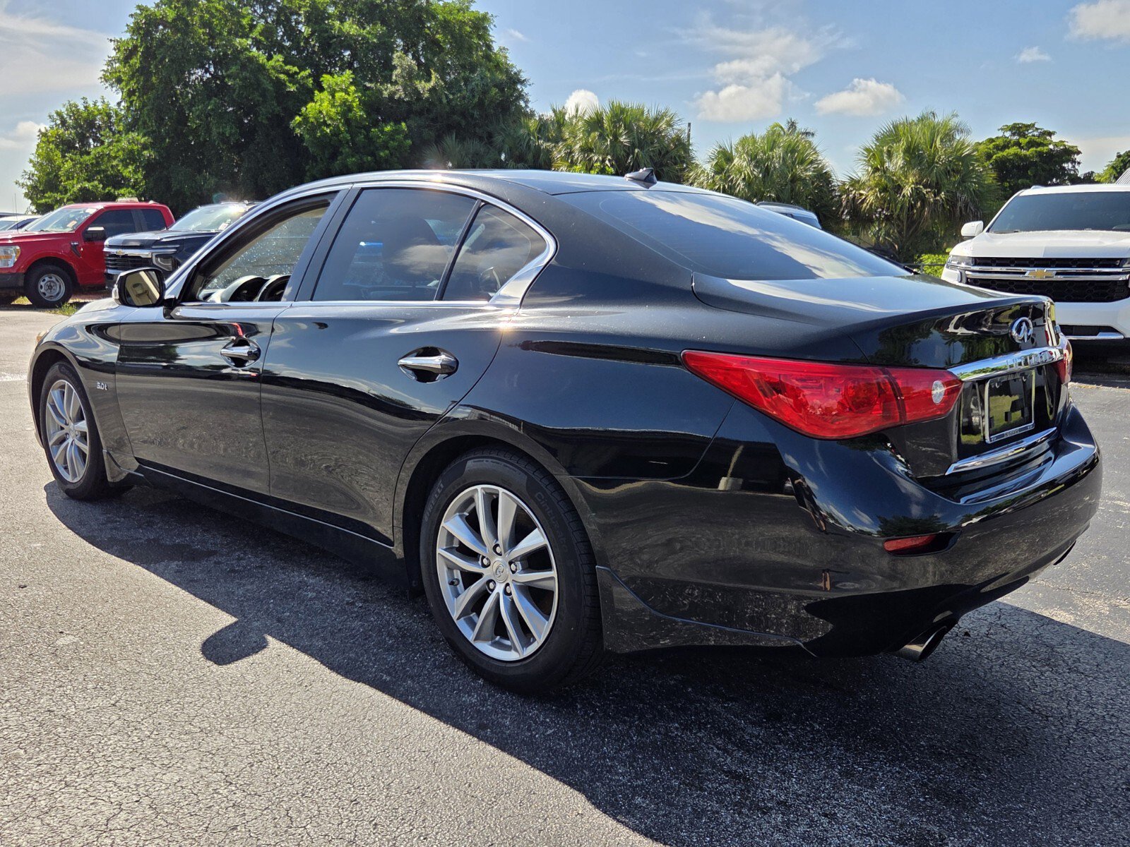 Used 2017 INFINITI Q50 3.0t Premium w/ 3.0T Premium Plus Package RWD image 3