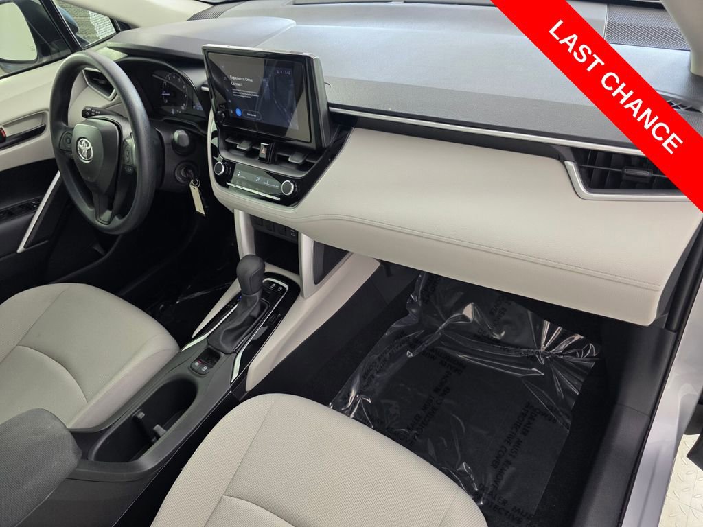 Used 2025 Toyota Corolla Cross L FWD image 31