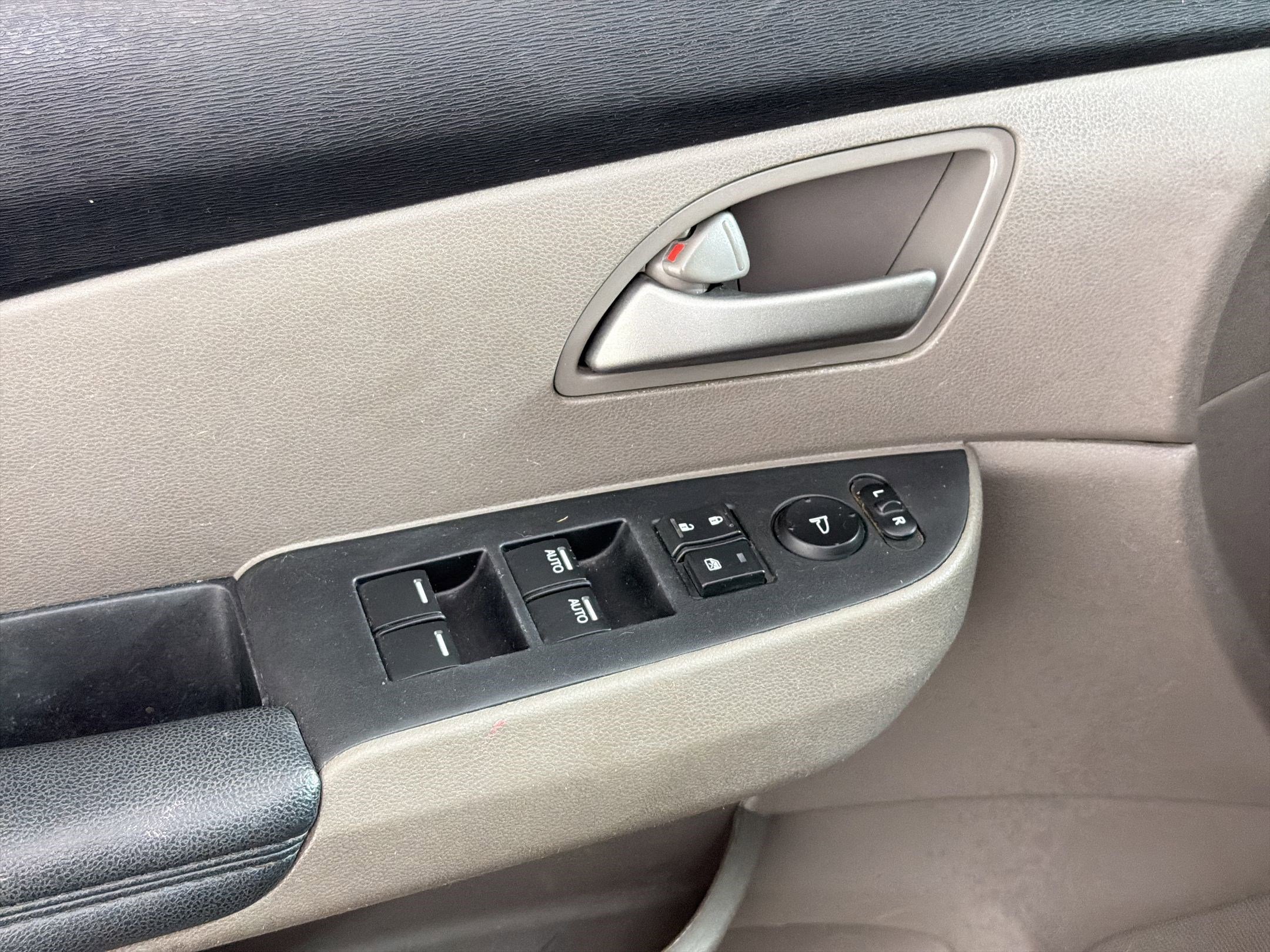 Used 2012 Honda Odyssey EX image 20