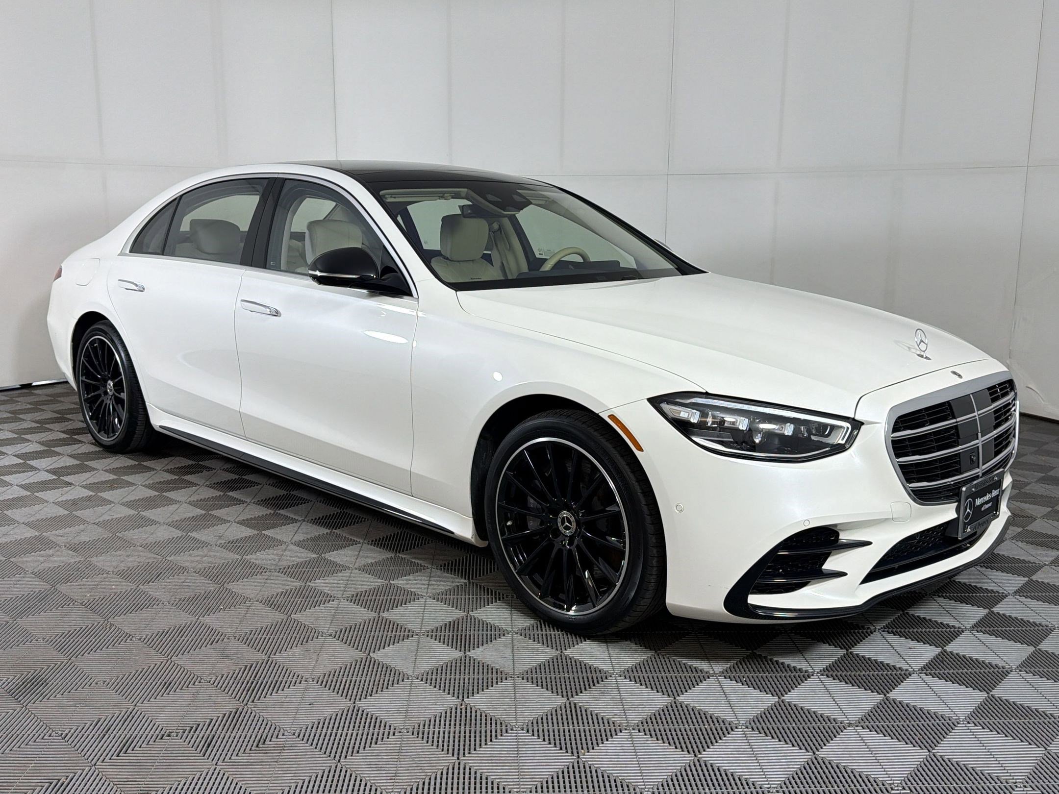 Certified 2022 Mercedes-Benz S 500 4MATIC w/ AMG Line Package image 7