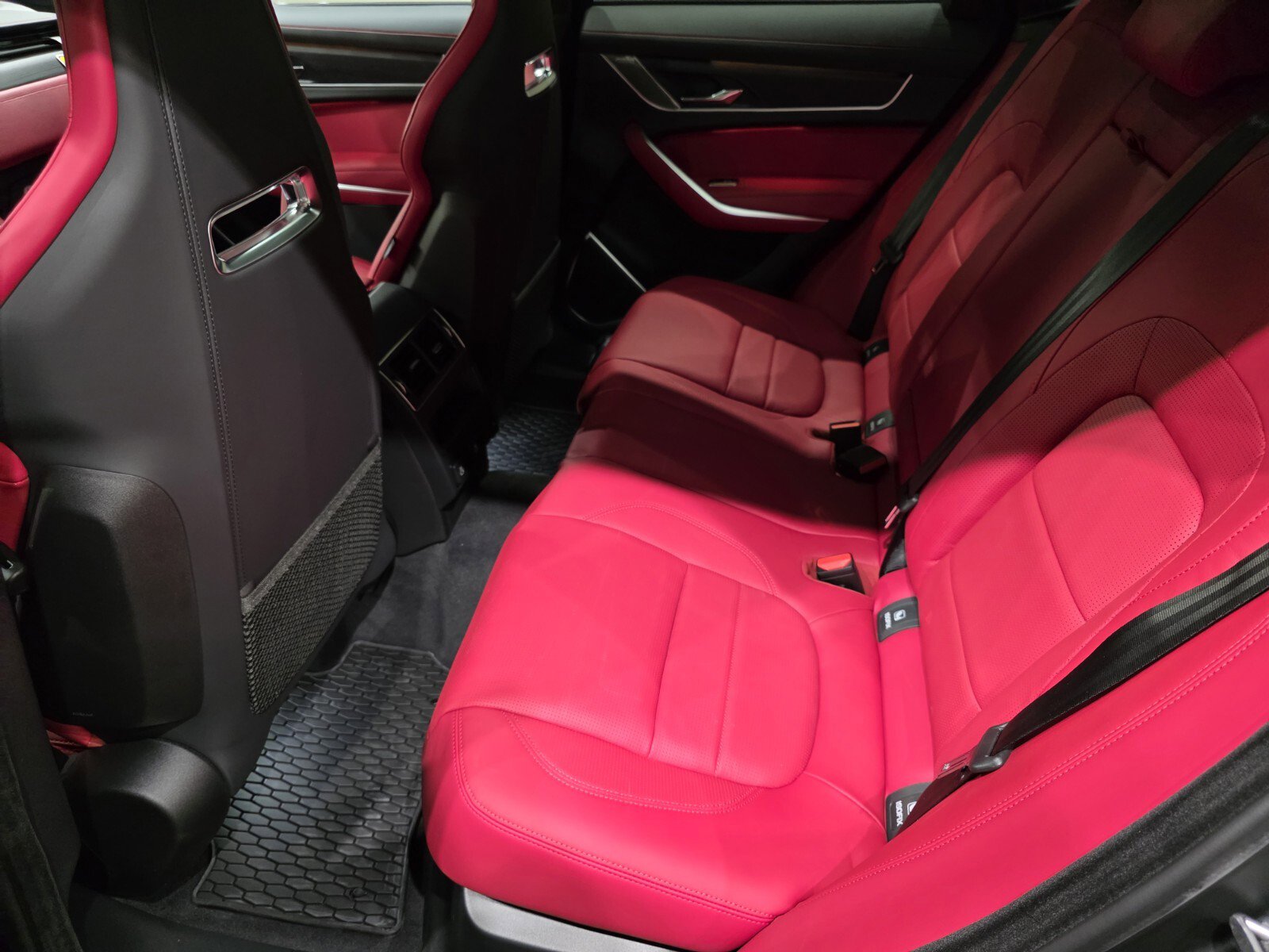 New 2026 Jaguar F-PACE R-Dynamic S image 11