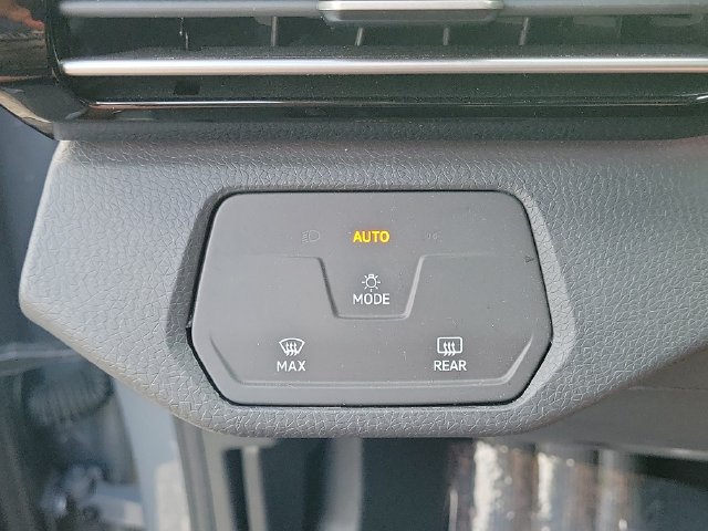 Certified 2024 Volkswagen ID.4 Pro RWD image 27