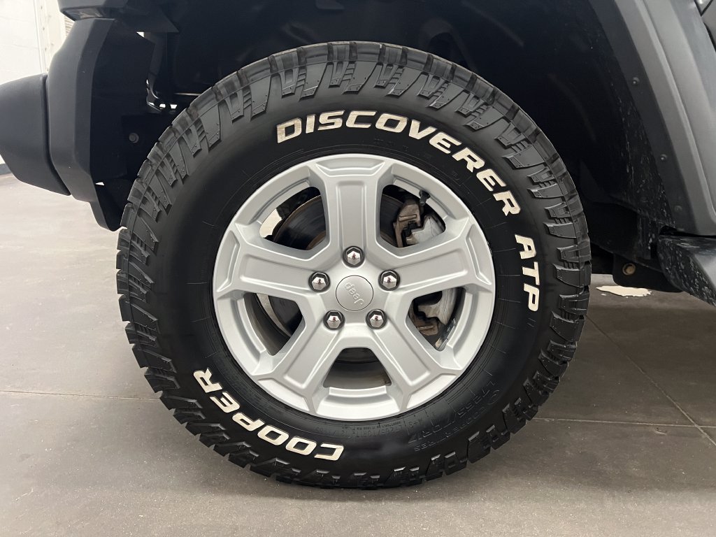 Used 2018 Jeep Wrangler Sport AWD/4WD image 27