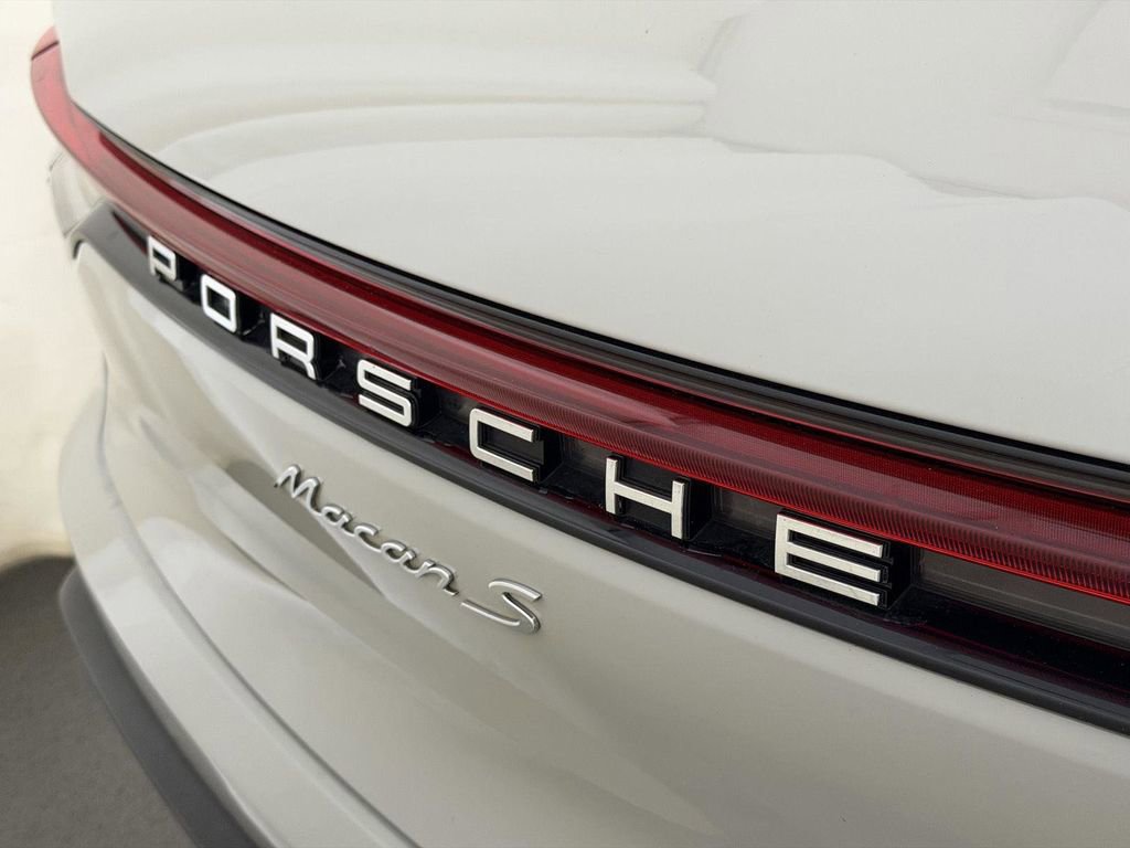Used 2023 Porsche Macan S image 24