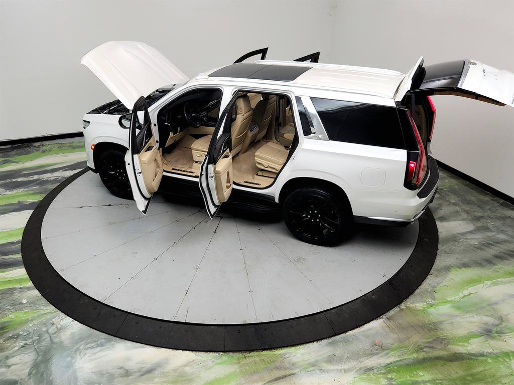 Used 2021 Cadillac Escalade Premium Luxury w/ LPO, Illumination Package AWD/4WD image 49