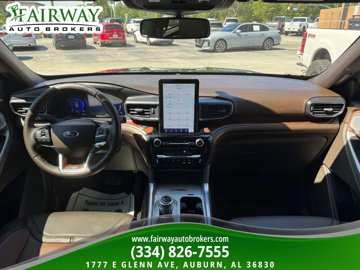 Used 2023 Ford Explorer King Ranch w/ Technology Package AWD/4WD image 15