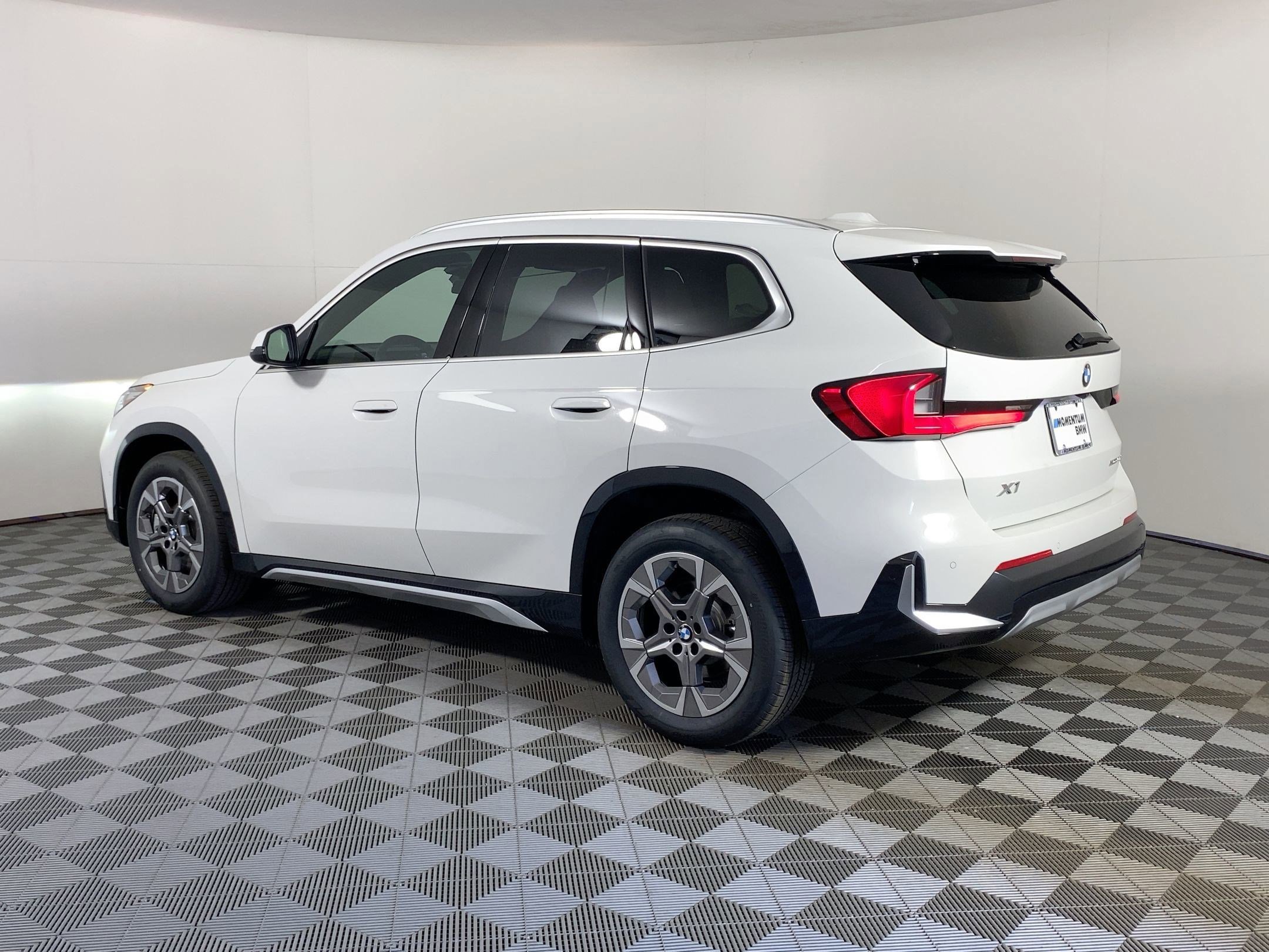Used 2026 BMW X1 xDrive28i w/ Convenience Package image 3