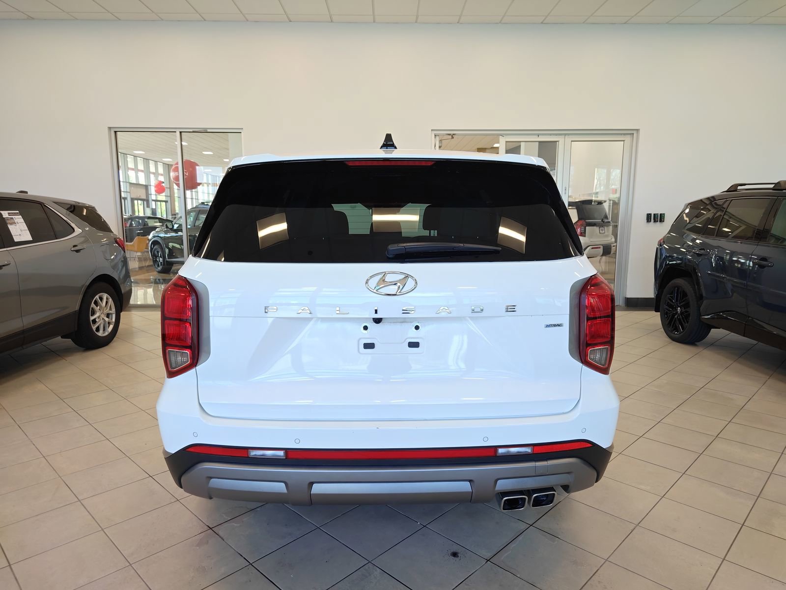 Used 2025 Hyundai Palisade SE AWD/4WD image 3