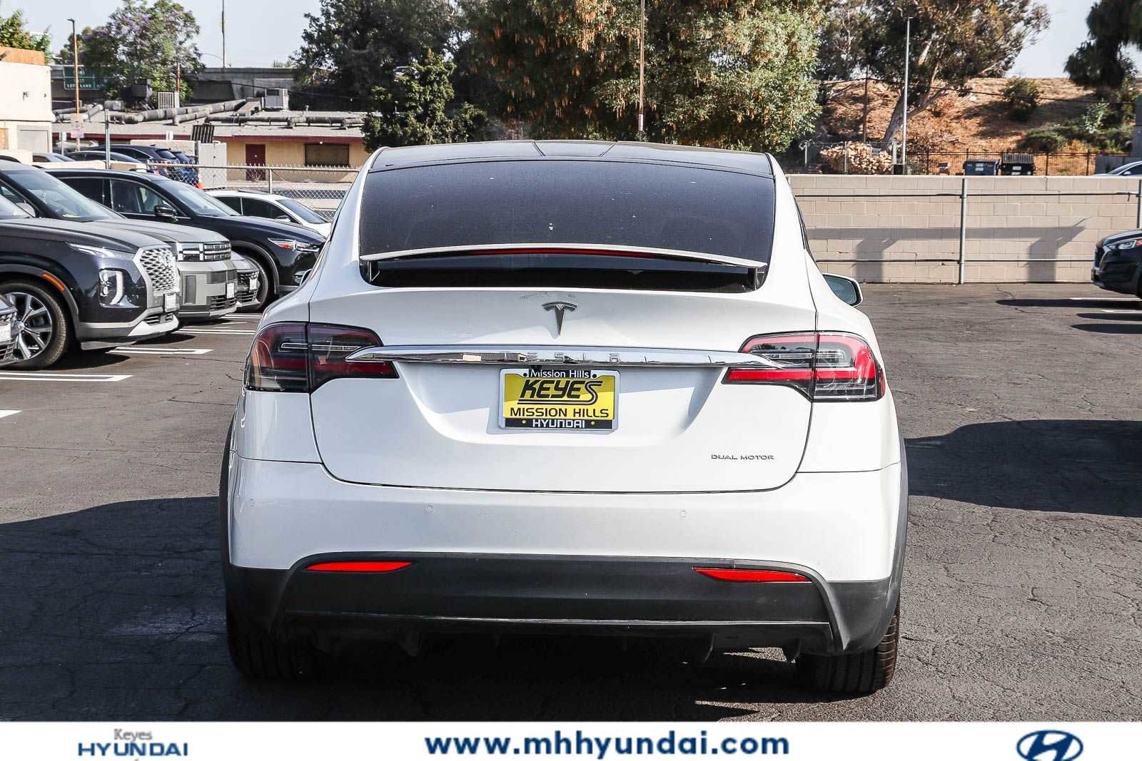 Used 2019 Tesla Model X AWD/4WD image 3