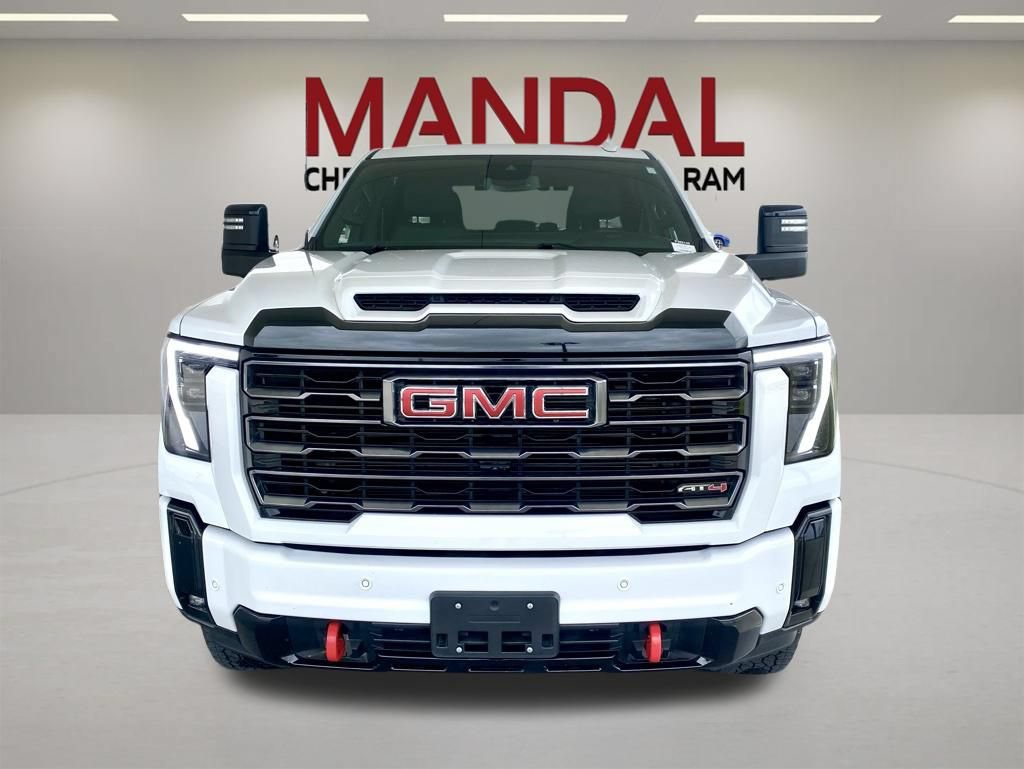 Used 2025 GMC Sierra 2500 AT4 AWD/4WD image 3