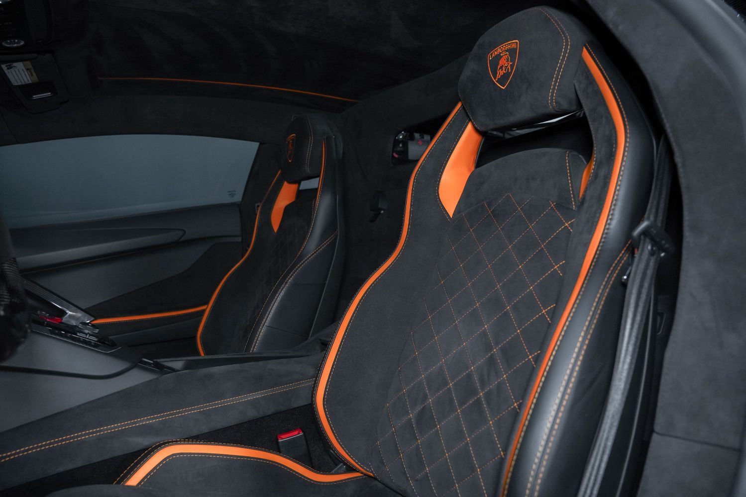 Used 2018 Lamborghini Aventador S image 35
