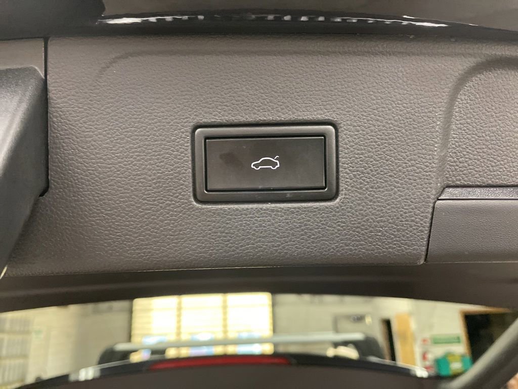 Used 2021 Volkswagen Atlas SEL Premium AWD/4WD image 34