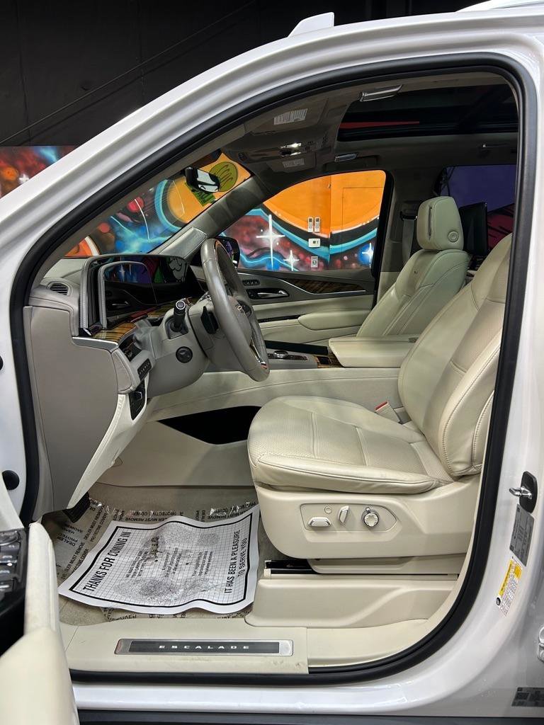 Used 2022 Cadillac Escalade Premium Luxury Platinum image 15