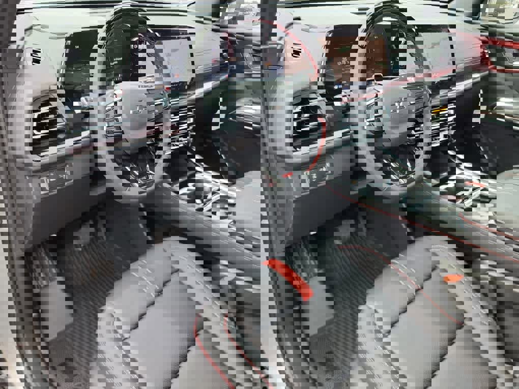 New 2026 Chevrolet Traverse RS w/ LPO, Floor Liner Package image 13