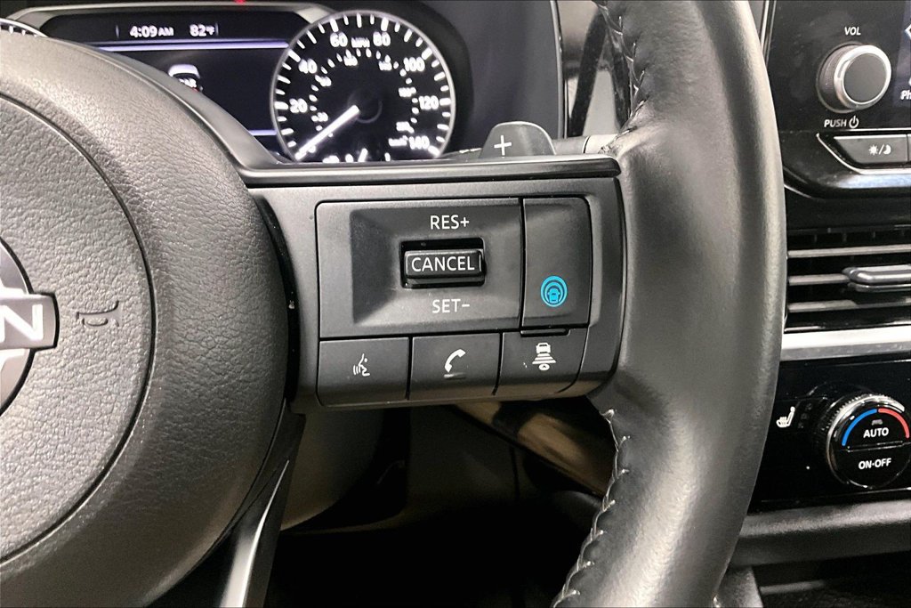 Used 2025 Nissan Pathfinder SV FWD image 20