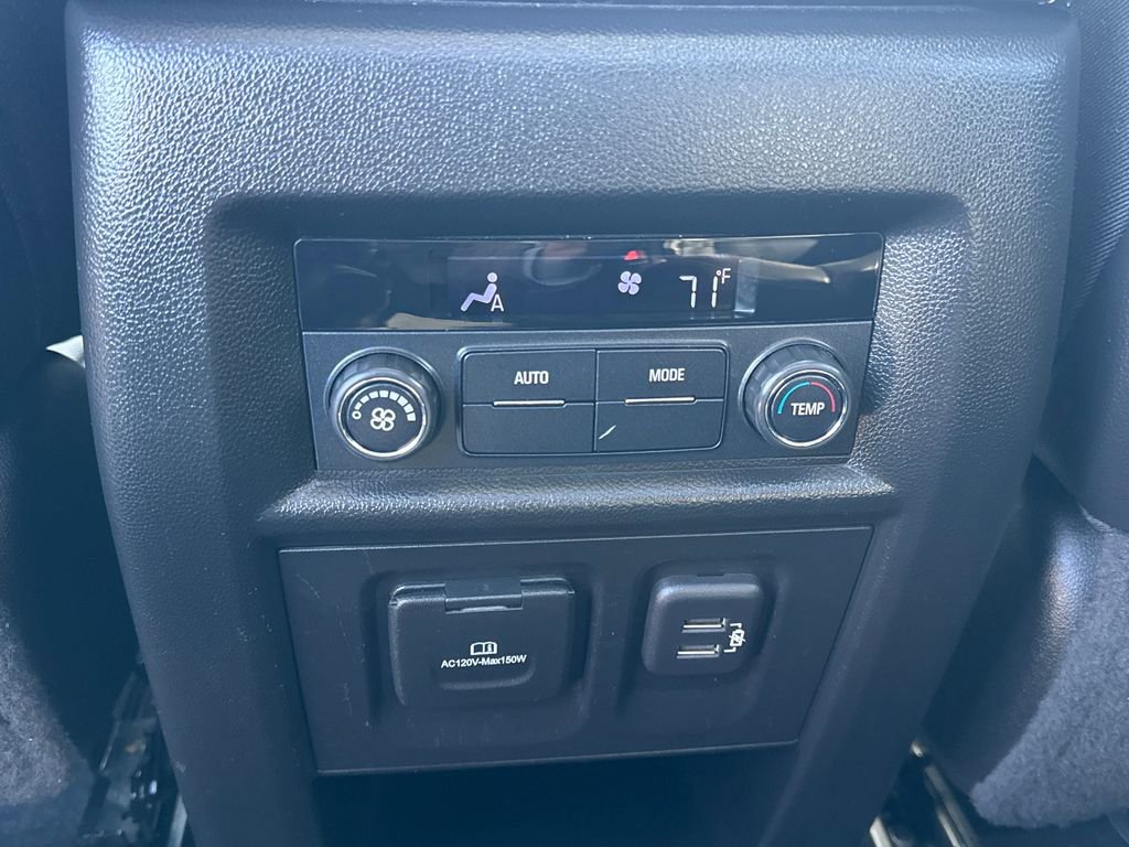 Used 2021 Chevrolet Traverse LT w/ LT Premium Package image 38