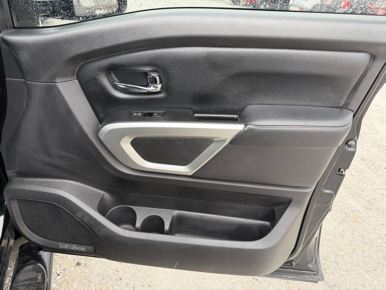 Used 2017 Nissan Titan PRO-4X w/ Pro-4x Convenience Package image 20